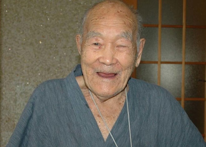 Книга рекордов Гиннесса признала 112-летнего японца старейшим мужчиной планеты