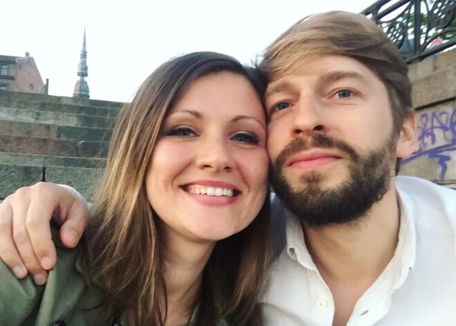 "Kāpēc tik iemīlējušās acis?" Kultūras žurnāliste Eva Johansone ir pirmdzimtā gaidās