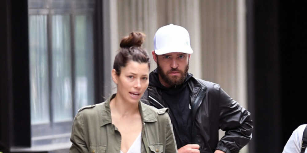 Džesika Klēra Bīla (dzimusi 1982. gada 3. martā Elijā, Minesotas štatā, ASV) ir amerikāņu aktrise, modele un dziedātāja. Viņa ir vislabāk pazīstama ar lomu TV seriālā 7th Heaven. Tāpat ir piedalījusies vairākās Holivudas filmās, tai skaitā Summer Catch, The Texas Chainsaw Massacre, The Illusionist, I Now Pronounce You Chuck and Larry un The A-Team.