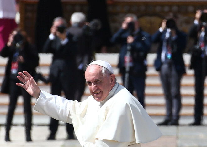 Latgales uzņēmējiem pašiem jālemj par brīvdienu pāvesta vizītes laikā; viena šāda diena radītu 8 miljonu zaudējumu valsts budžetā