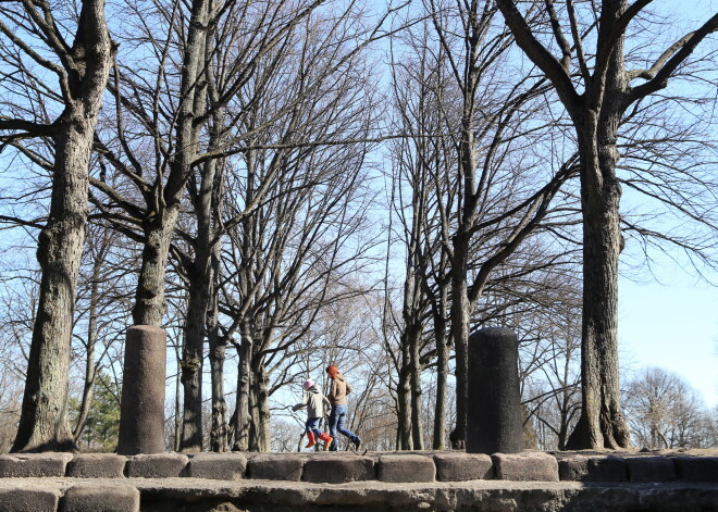 Slēdz ātrās ēdināšanas restorānu ''Ghetto Burger'' Grīziņkalnā