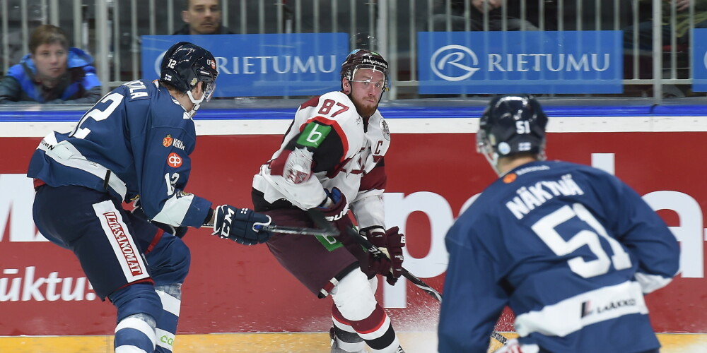 Latvijas hokeja izlasei pārliecinošs zaudējums pret Somiju