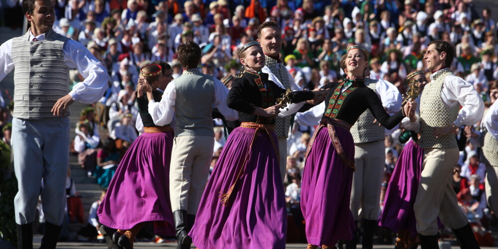 Meklē Dziesmu un deju svētku vēstnešus Rīgā un reģionos - ikviena tautu meita vai dēls var par tādu kļūt