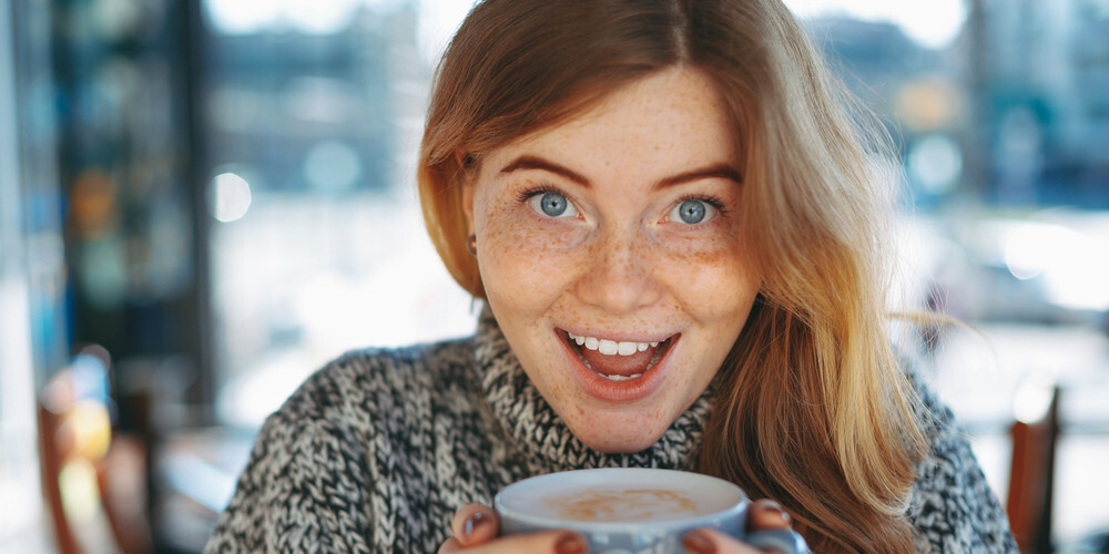 Vai arī tu tīri zobus uzreiz pēc kafijas dzeršanas? Farmaceite nosauc tipiskākās skaistuma kļūdas