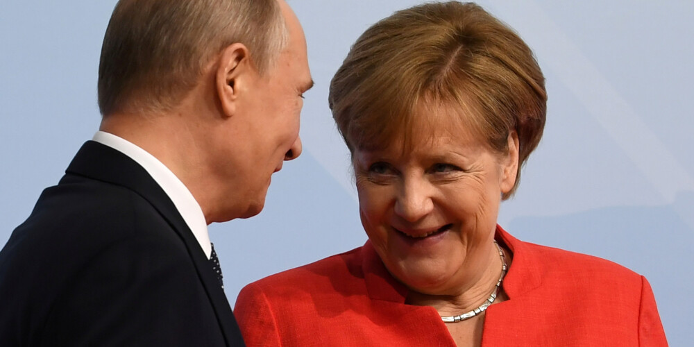 Merkele nobriedusi tikties ar Putinu