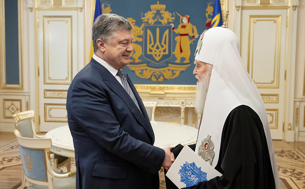 Ukrainas parlaments atbalsta ukraiņu pareizticīgo baznīcas attālināšanos no Krievijas