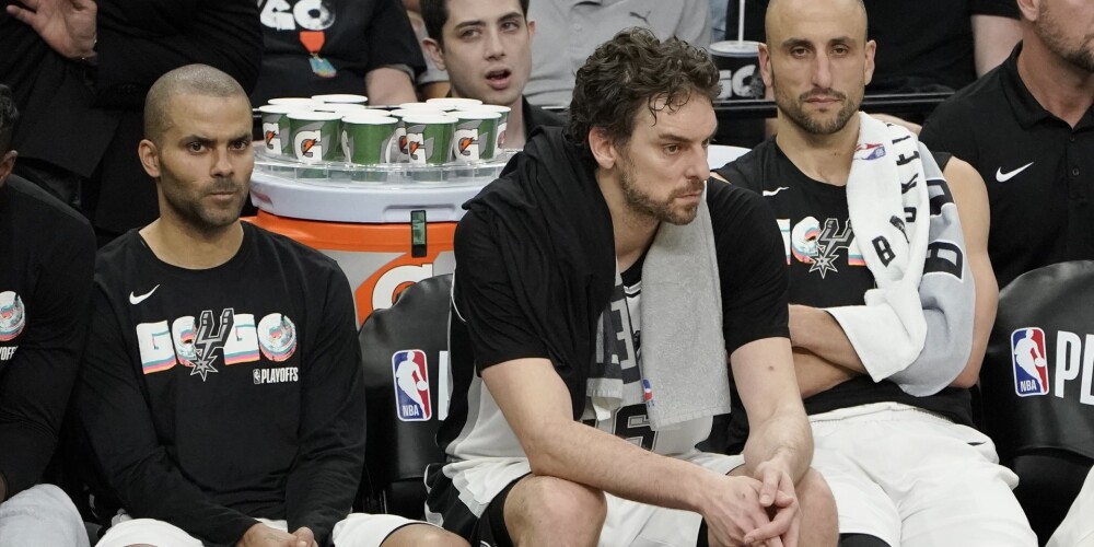 "Spurs", spēlējot bez sava galvenā trenera Popoviča, nonāk zaudējuma attālumā no sezonas beigām