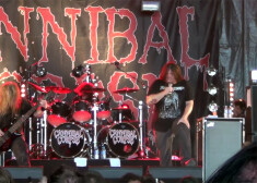 Grupa "Cannibal Corpse" dibināta 80.gadu beigās.