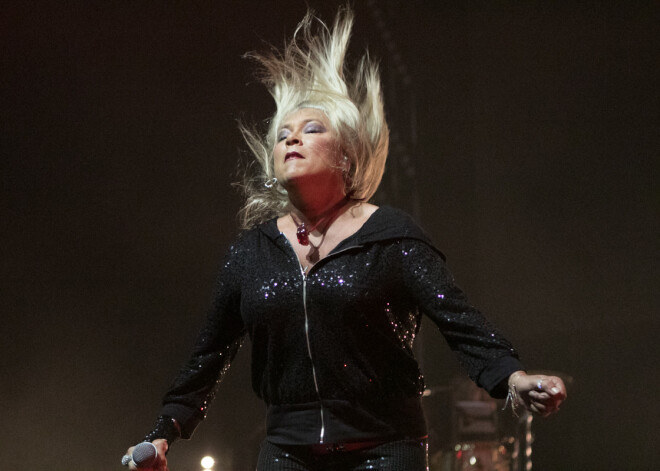 Репортаж: Саманта Фокс и другие звезды 80-х выступили в Риге