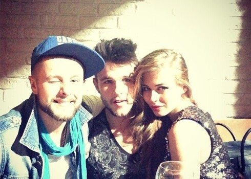 Үй эротикасы әдемі Дик пен кисканың порнофотосуреттері