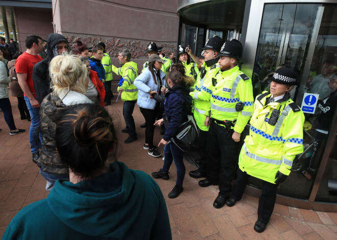 Pikets pie Liverpūles "Alder Hey" bērnu slimnīcas mazā Alfija Evansa atbalstam.