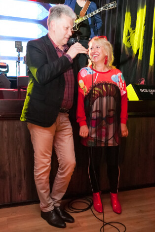 Olga Rajecka kopā ar Uģi Rozi.