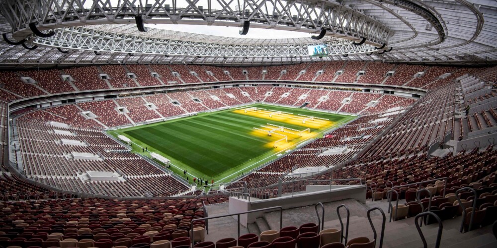 Krievijā futbola Pasaules kausa stadionos izredzētie drīkstēs ienest pat kokaīnu, heroīnu un marihuānu