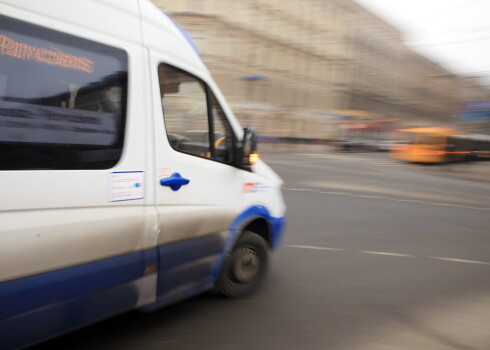 "Rīgas satiksme" maršruta mikroautobuss.