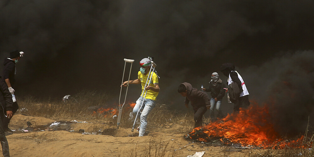 Sadursmēs pie Gazas joslas izraēliešu lodes laupa dzīvību trim palestīniešiem