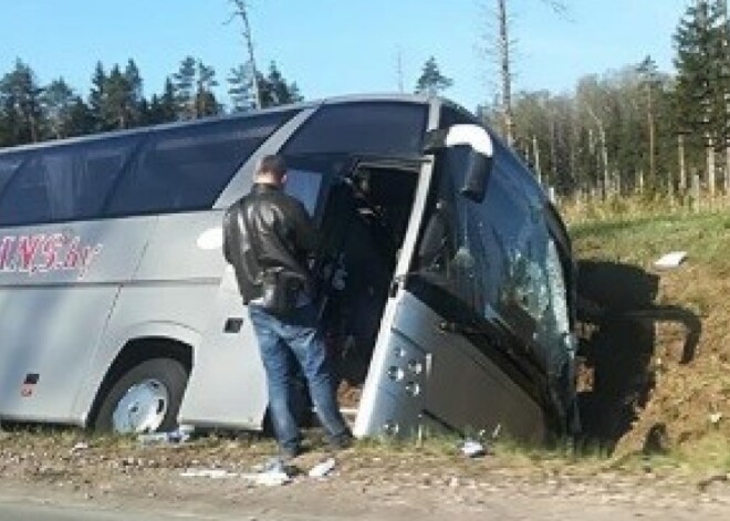 Авария пассажирского автобуса на Баусском шоссе, есть пострадавшие