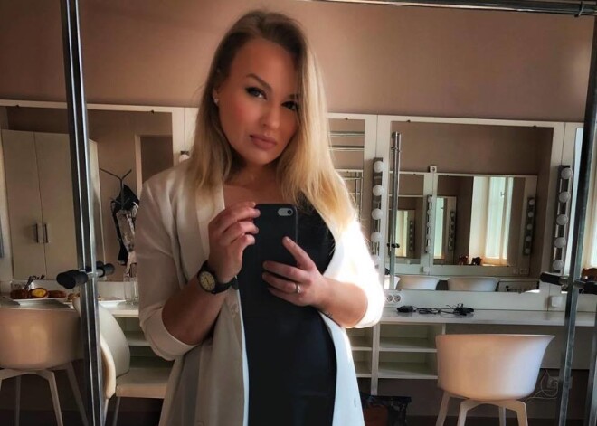 Dināra Rudāne neslēpj prieku – mazulis pirms uzstāšanās sācis spārdīties