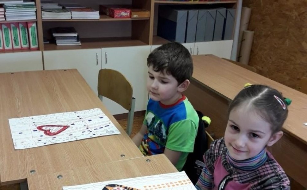 Sakstagalā vairums bērnu mājās runā krieviski, un tieši te pēc vecāku vēlmes skola pārgājusi uz mācībām latviski