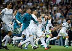 Madrides "Real" futbolisti līksmo par vietu finālā.