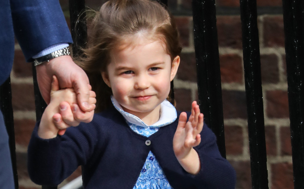 Princese Šarlote šodien svin 3. dzimšanas dienu. Skaistākās fotogrāfijas no viņas dzīves