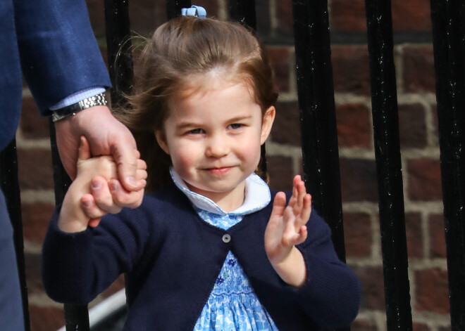 Princese Šarlote svin 3. dzimšanas dienu. Skaistākās fotogrāfijas no viņas dzīves