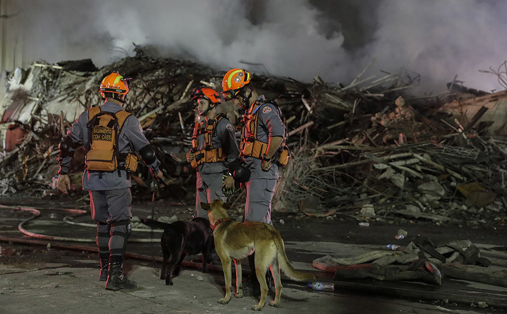Pēc Brazīlijas augstceltnes ugunsgrēka par pazudušiem uzskata 49 skvoterus