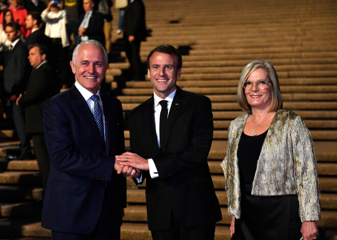 Makrons pikanti izsakās par Austrālijas premjera 60 gadus veco sievu - viņa esot garda