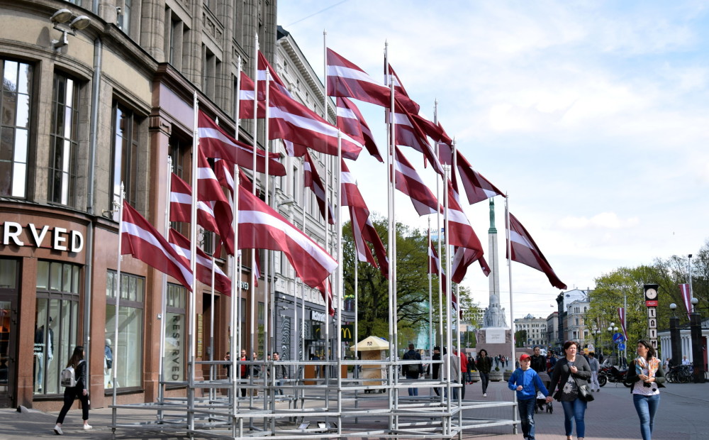 Ap plašiem pasākumiem šodien svin Latvijas neatkarības atjaunošanu