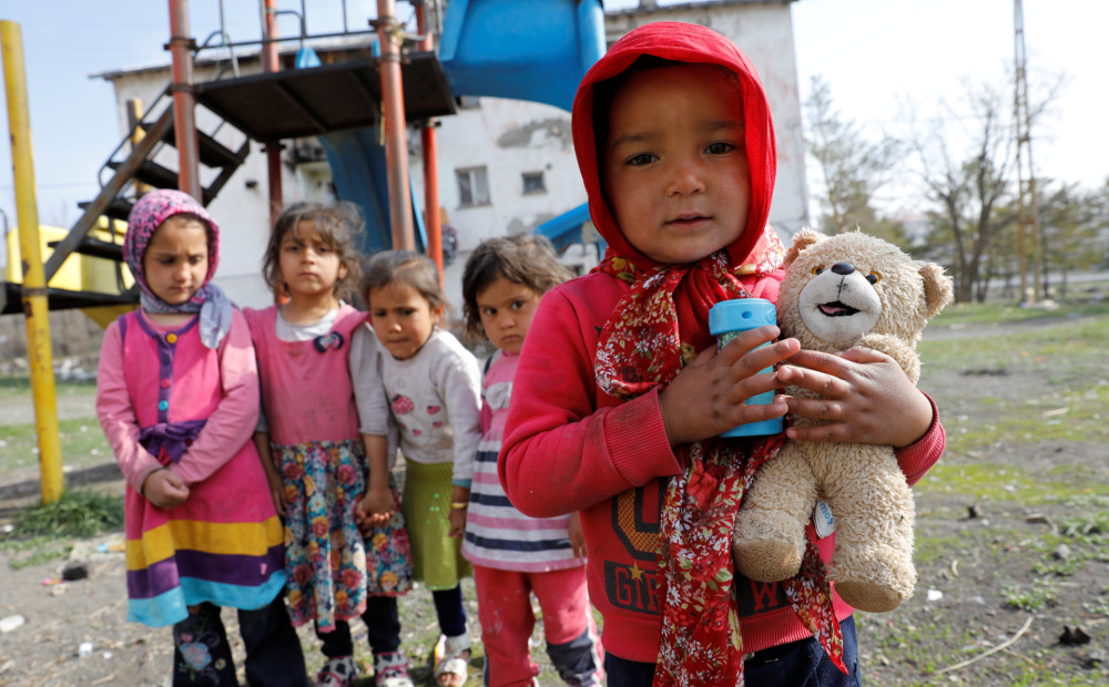 Visiem bērniem migrantiem, kuri Eiropu sasniedz vieni, būtu jānodrošina aizbildnis, uzskata EP
