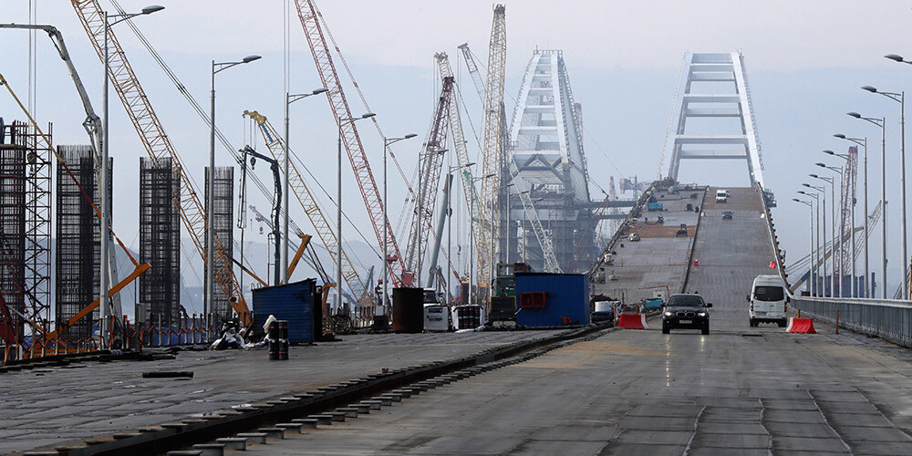 7 Nīderlandes firmas tur aizdomās par piedalīšanos Krievijas tilta būvniecībā uz Krimu
