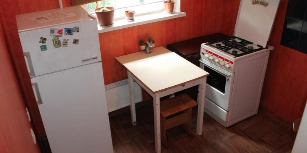 Duškabīne virtuvē un citi brīnumi jeb - kādus īres dzīvokļus Rīgā var dabūt par 100-150 eiro mēnesī