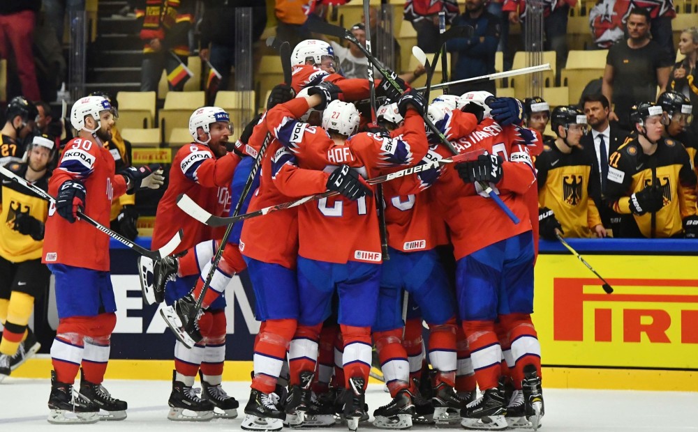 Norvēģi pēcspēles metienos uzvar Vāciju, Kanāda un Krievija grauj pastarītes