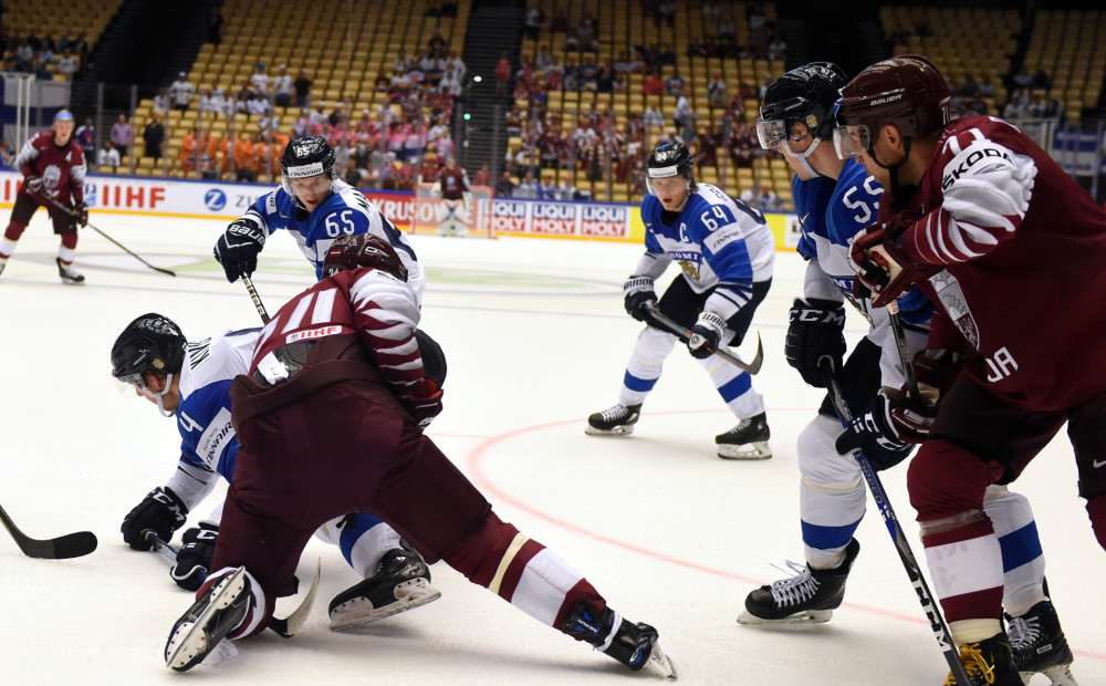 Latvijas hokeja izlase pasaules čempionāta mačā pēc otrās trešdaļas vēl pārliecinošāk zaudē Somijai