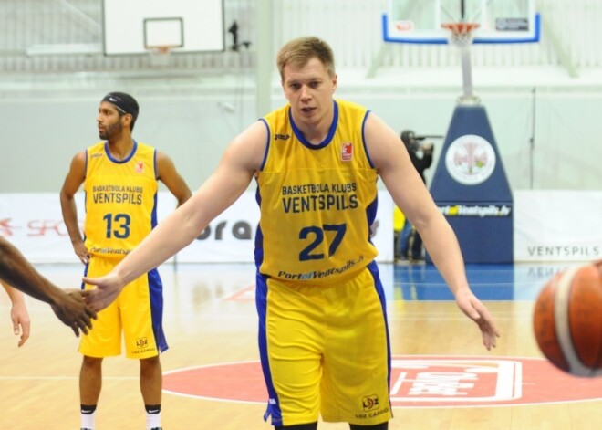 "Ventspils" basketbolisti LBL pusfināla pirmajā spēlē uzvar "Ogri"