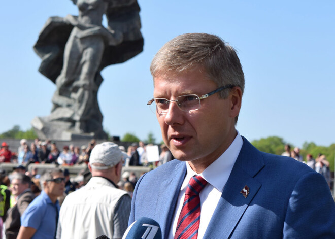 Ušakovs aicina audzināt bērnus par Latvijas patriotiem un veterānu piemiņas cienītājiem