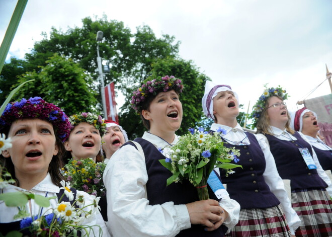 Dziesmusvētku nodrošināšanai pieteikušies 1350 brīvprātīgie, bet meklē vēl palīgus