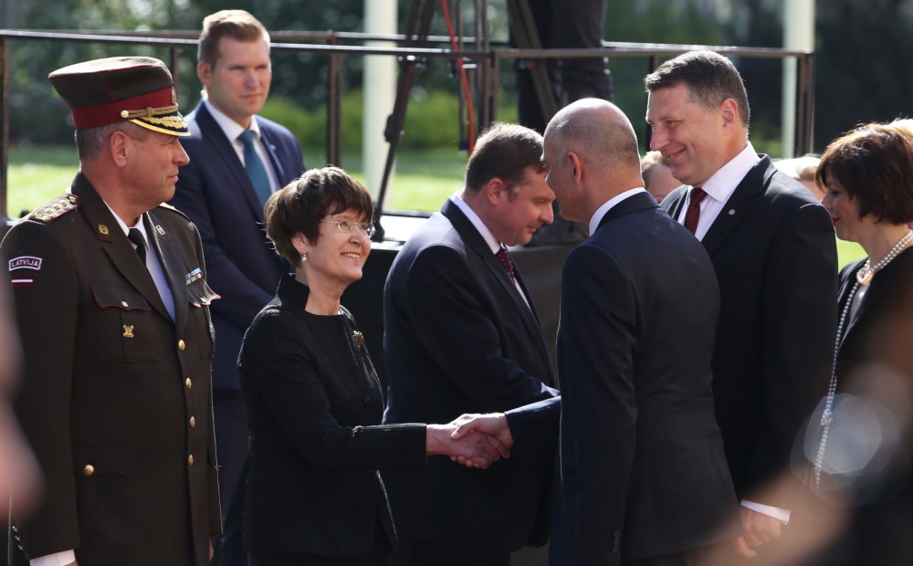 Foto: vizītē Latvijā ieradies Šveices prezidents