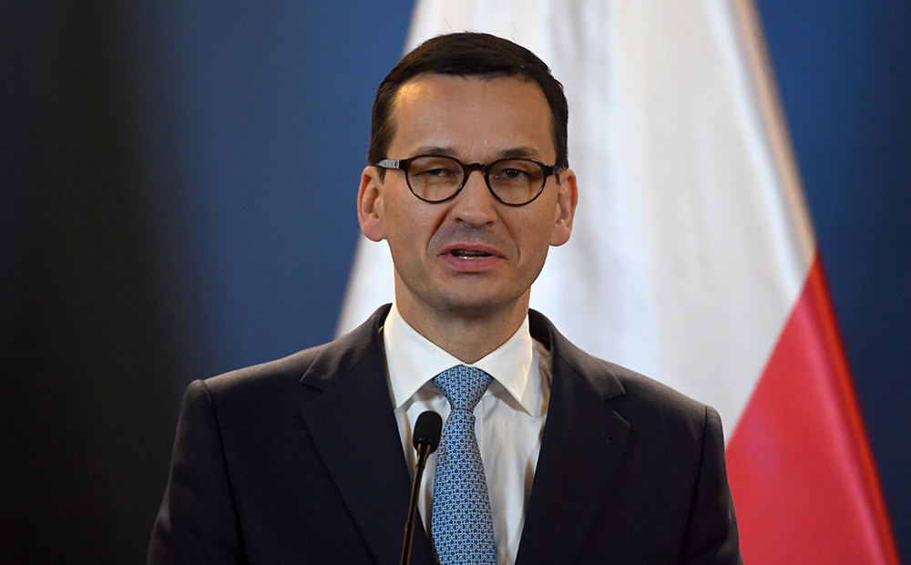 ES patvēruma meklētāju kvotas ir trieciens valsts suverenitātes pamatiem, paziņo Polijas premjers