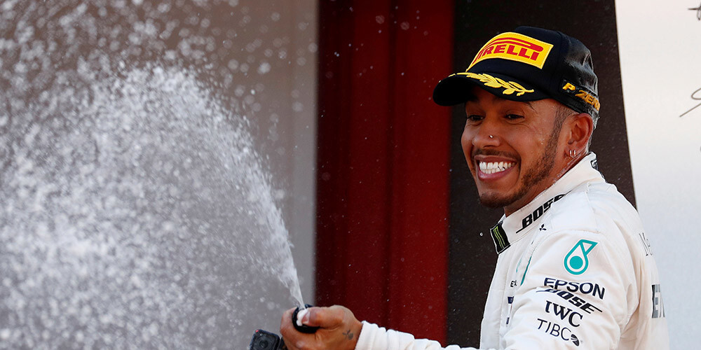 Hamiltons tuvu jauna līguma parakstīšanai ar "Mercedes"