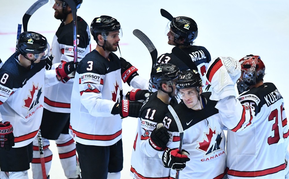 Kanādas hokeja izlase ne bez pūlēm uzvar Vāciju un izcīna trešo vietu grupā