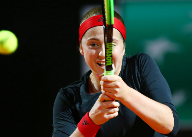 Ostapenko Romas turnīrā sasniedz jau astotdaļfinālu