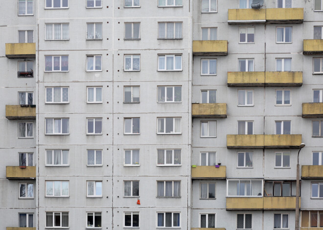 Aizdomās par jaunas sievietes nogalināšanu Sarkandaugavā aizturēti divi indieši