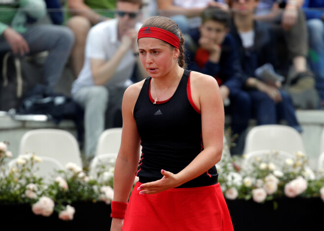 Ostapenko smagā cīņā pieveic Lielbritānijas labāko tenisisti