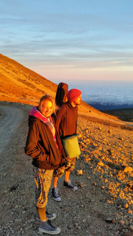 Pēdējais kopīgais ceļojums. Tenerife, 2015. gads. Saullēkts pirms kāpiena vulkānā Teide rīta agrumā.