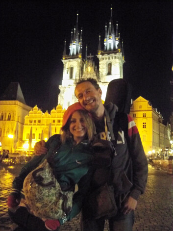 2012. gadā Prāgā. Periods, ko Ilona aprakstījusi "Ielu muzikantu piezīmēs".