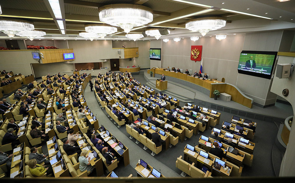 Krievijā atliek balsojumu par likumprojektu, kas aizliegtu pakļauties Rietumu sankcijām