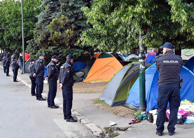 Bosnijas policija nojaukusi nelegālu migrantu nometni Sarajevā