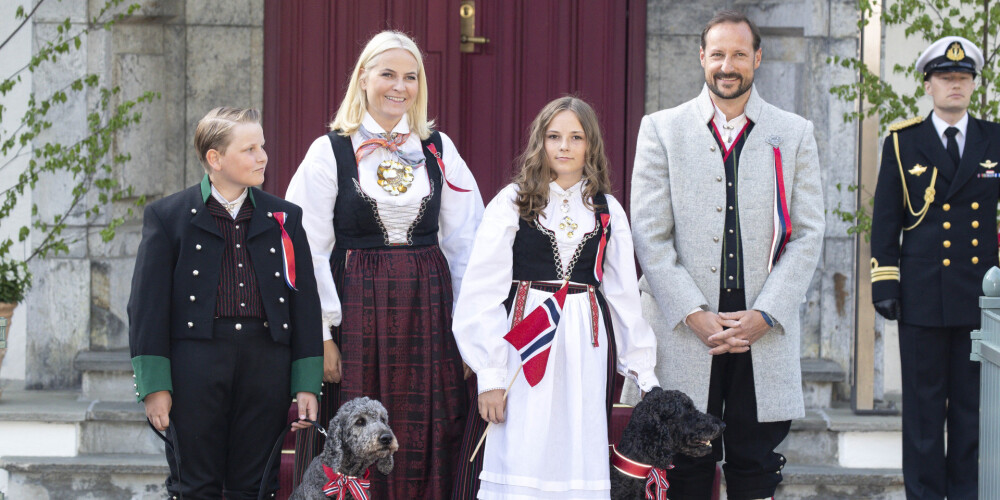 Tā Norvēģijas karaliskā ģimene atzīmē Nacionālo dienu