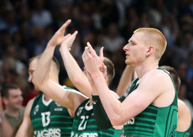 "Žalgiris" basketbolisti ULEB Eirolīgas pusfinālā piekāpjas "Fenerbahce" komandai