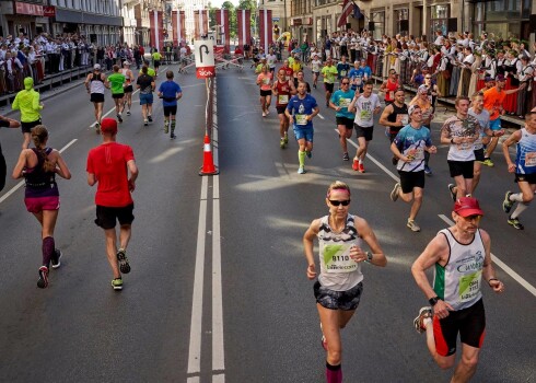 "Lattelecom" Rīgas maratonā ar jaunu sacensību rekordu uzvar Etiopijas skrējējs Ajana